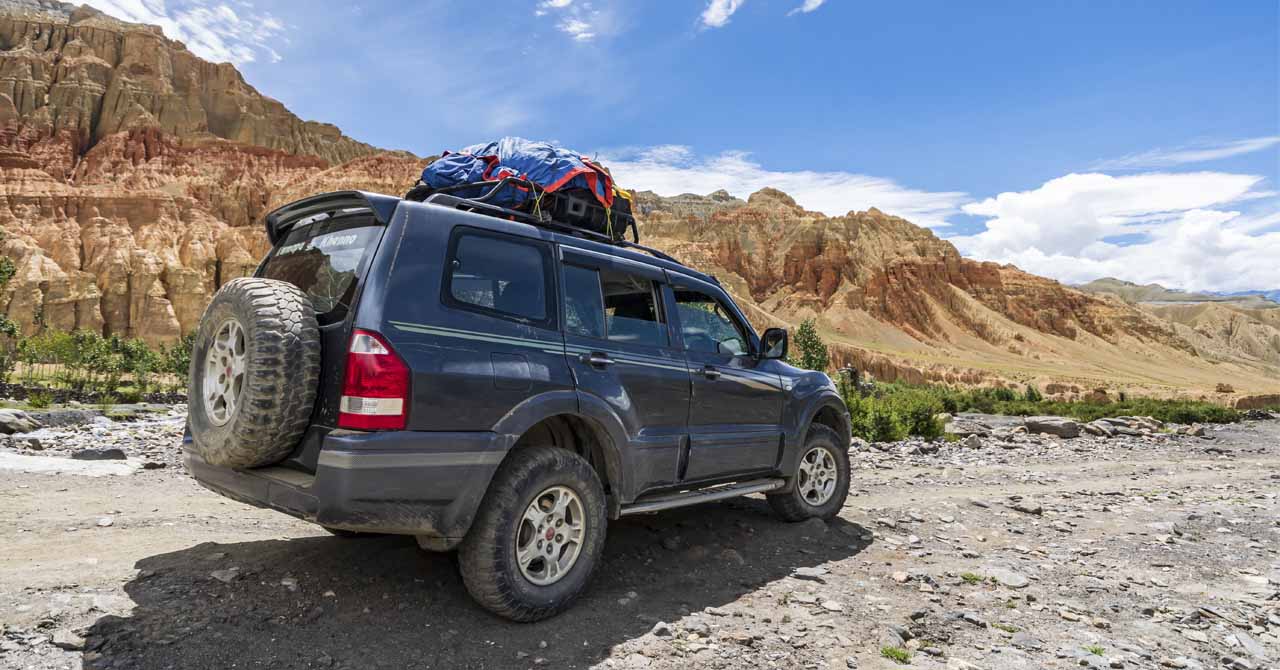 				4WD tours in Upper Mustang.					