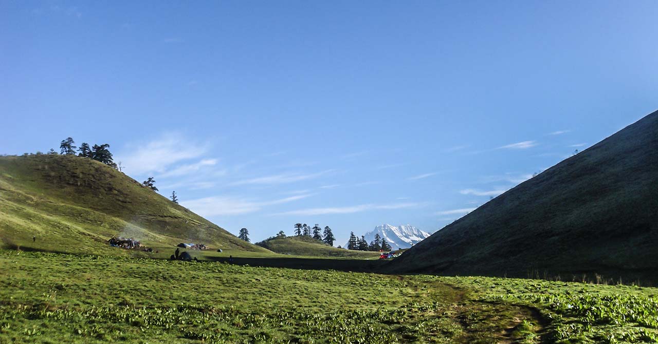 				Gorilla Trek View From Jalja La					